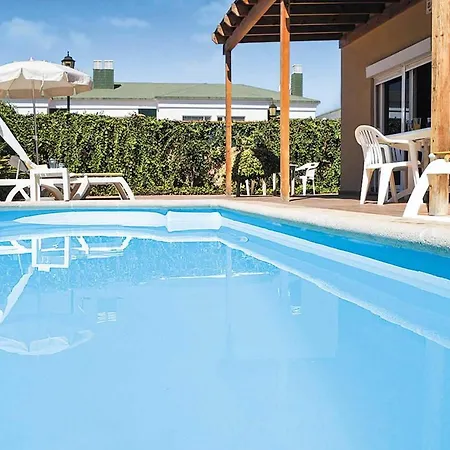 Sleeps 5 Air Con Wifi